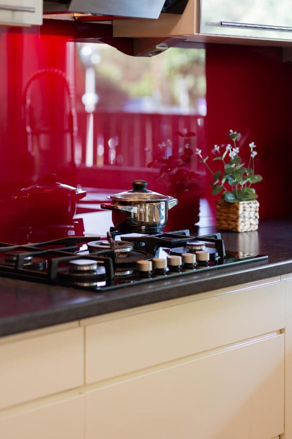 Metro Targowek Spacious Apartment With Parking By Noclegi Renters Varsavia Esterno foto